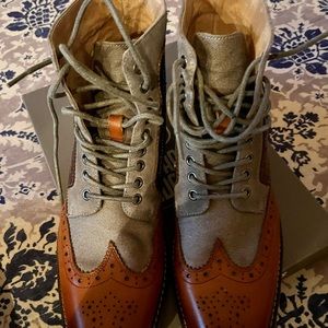 Stacy Adams Men’s Cap Toe dress boots. So beautiful with great style. Worn once!